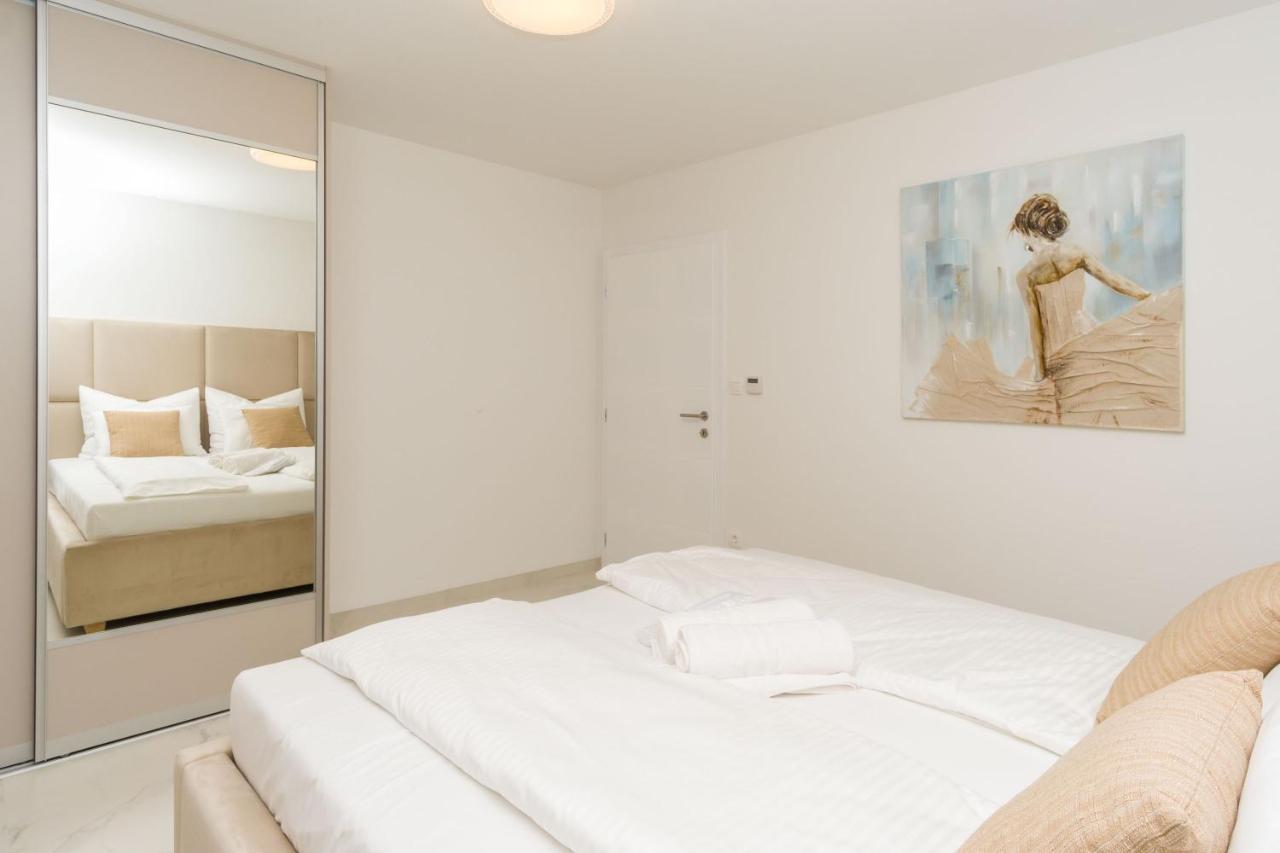 Apartmani Simi - The Sun Crikvenica Ngoại thất bức ảnh