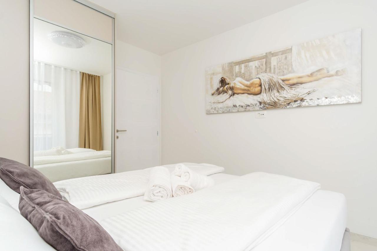 Apartmani Simi - The Sun Crikvenica Ngoại thất bức ảnh